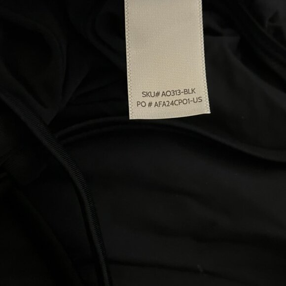 Andie The Fiji One Piece in Black - Picture 11 of 11